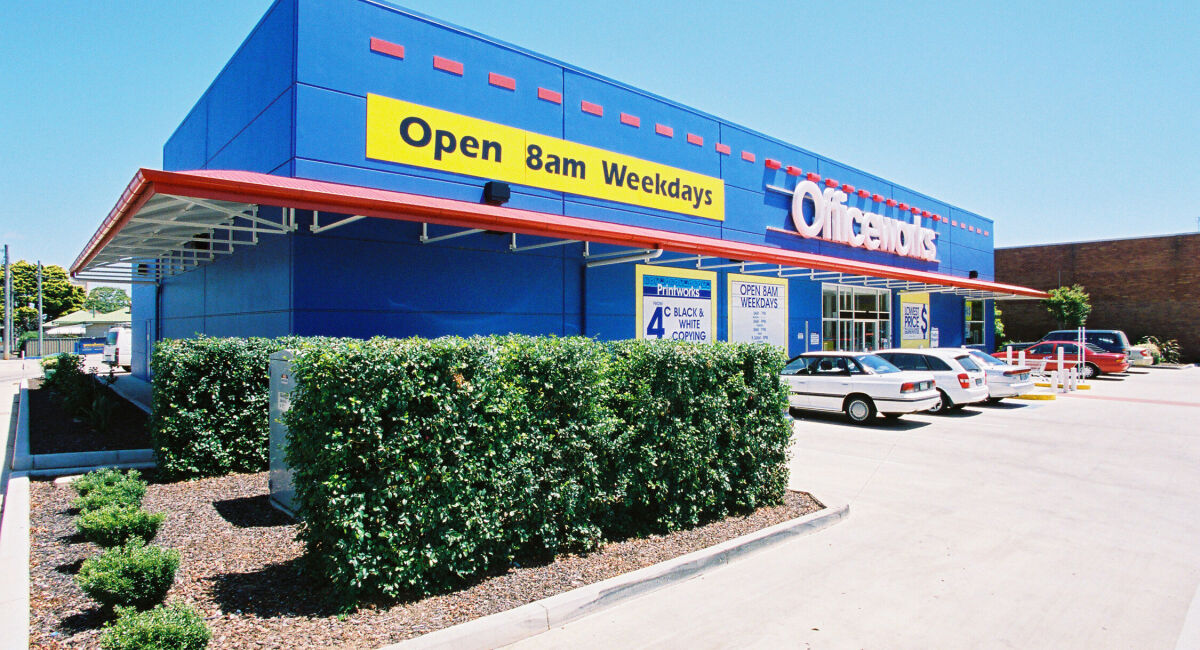 officeworks-15-stores-hutchinson-builders